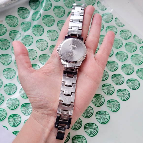 Avon Quartz Moon & Stars Roman Numerals Watch - Picture 10 of 10